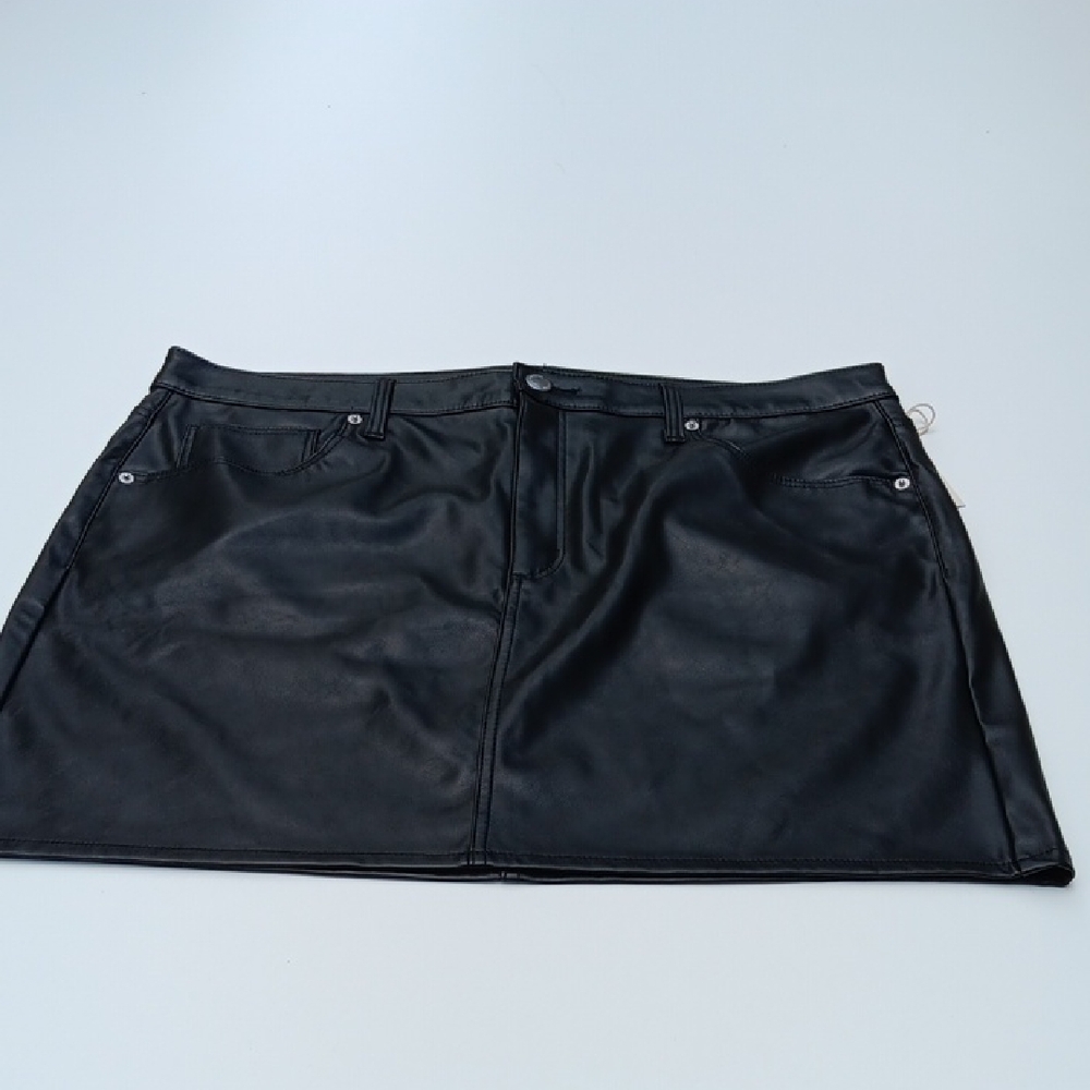 UNIVERSAL THREAD  Black Leather Mini Skirt - 17